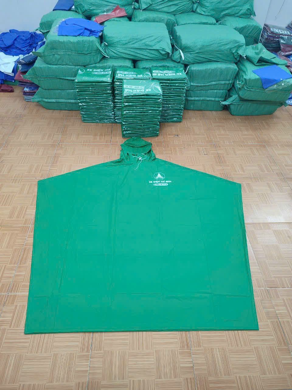 Quà tặng áo mưa chữ A